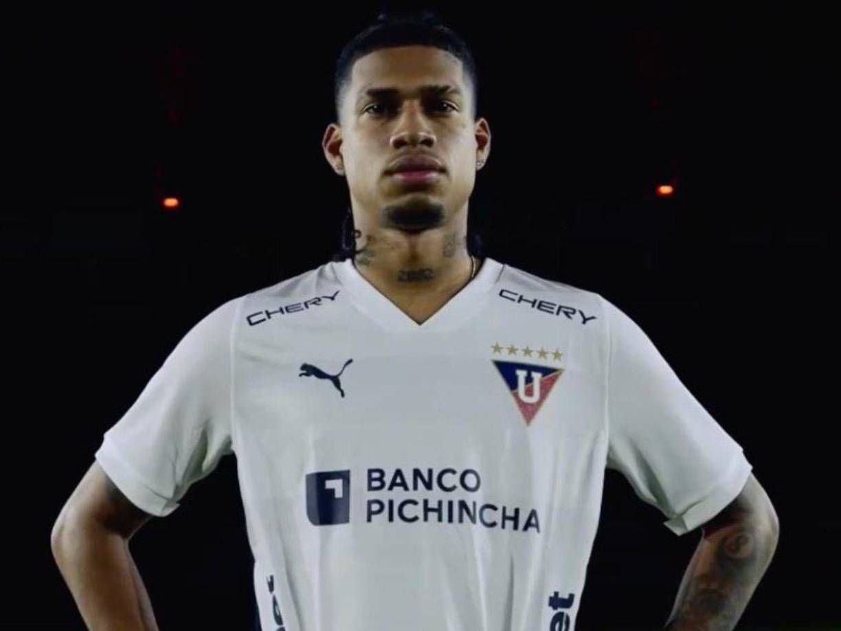 Independiente Jrs, filial de Independiente del Valle, anunció este lunes la muerte del jugador Roberto Cabezas tras un accidente de tránsito registrado esta madrugada . 