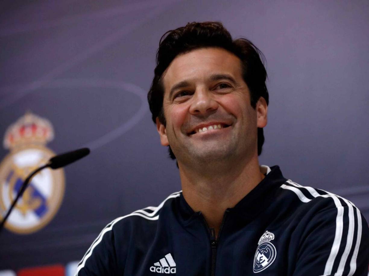 Santiago Solari asumió al primer equipo tras la salida de Lopetegui, técnico argentino que bajo su dirección le dio protagonismo a Vinícius para luego convertirse en un jugador clave. 