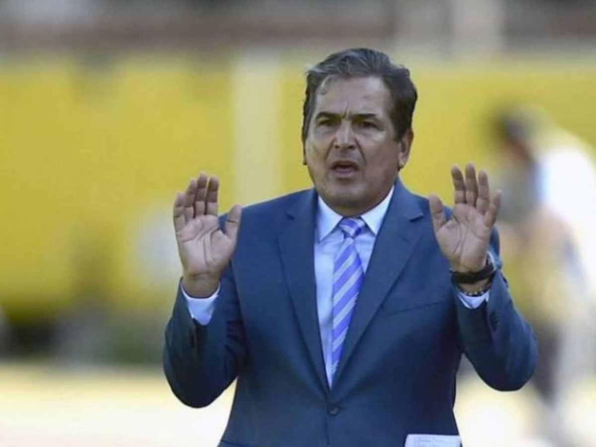 Jorge Luis Pinto tuvo una última oportunidad de poder llevar a Honduras al Mundial del 2018, fue en un repechaje ante Australia, contra quienes se perdió y días después dejó su cargo.