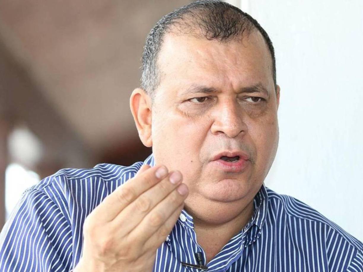 “Si seguís diciendo cosas te va a doler. Andaba vagando en Estados Unidos”, dijo un molesto Orlando Ponce Morazán en referencia a Rashid Mejía.