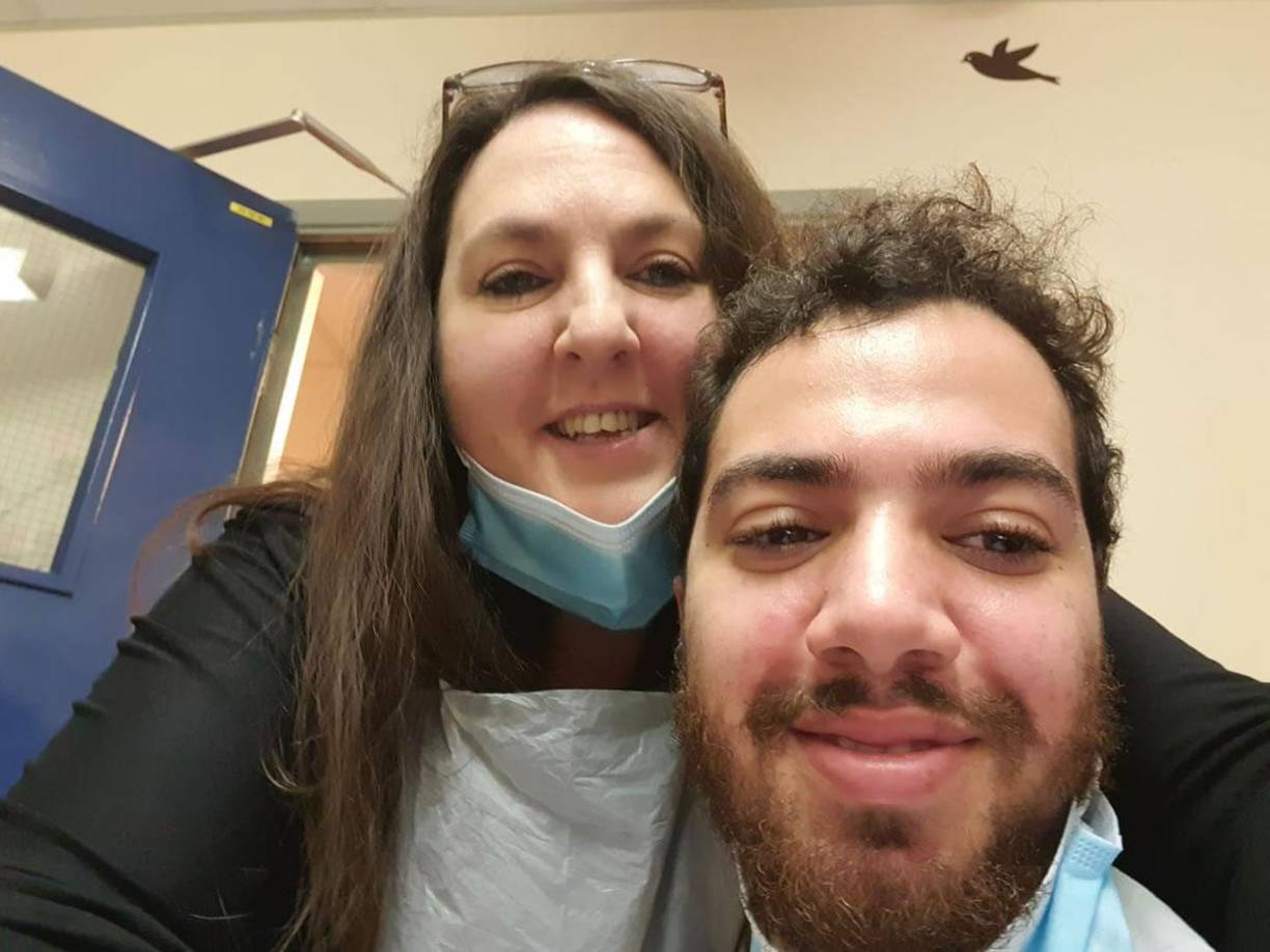 “Las sesiones de rehabilitación durarán un mínimo de 3 a 4 años y luego se extenderán a 5 años y más. El objetivo de GofundMe se establece en una cantidad para garantizar que Daniel pueda concentrarse en reservar todas las sesiones requeridas, sin la preocupación adicional de las finanzas”, escribió.