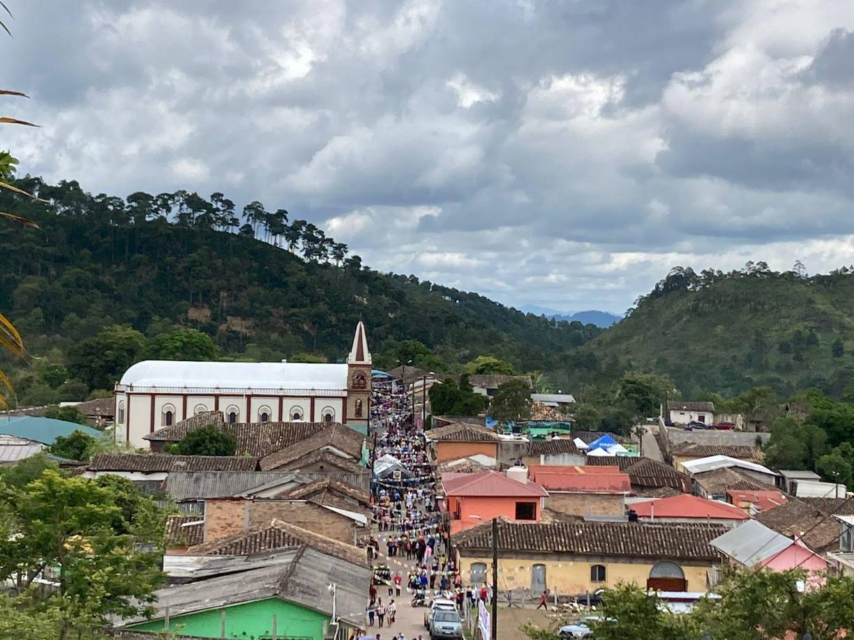 Hay pocos documentos que constaten la historia del municipio; no obstante, hay registros que aseguran que las primeras familias que se establecieron eran inmigrantes de Chalatenango, El Salvador, quienes se ubicaron en el sitio denominado Las Cáscaras, al sur de la actual cabecera.