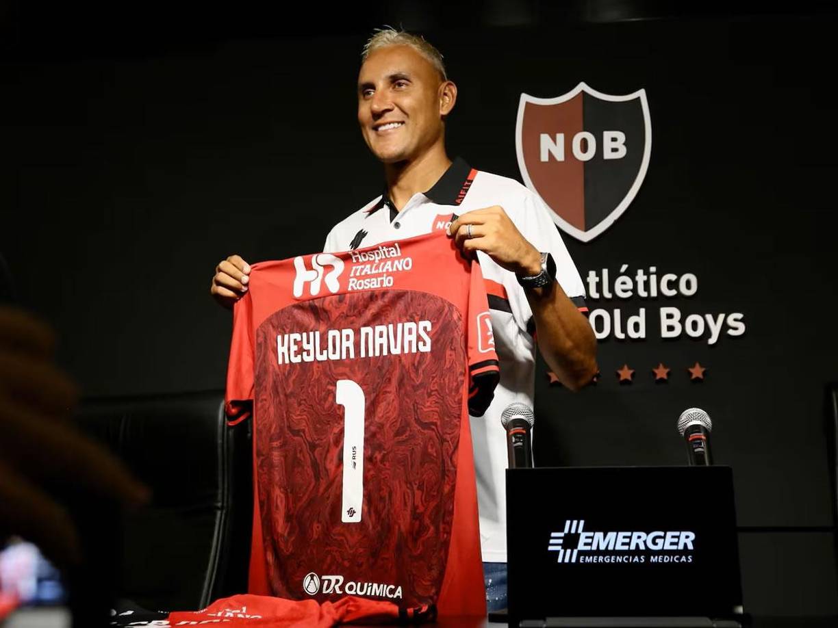 “Durante este tiempo estuve fuera de las canchas a nivel de equipo, pero seguí trabajando y entrenando fuerte”, explico en conferencia de prensa el portero de 39 años, multicampeón con el Real Madrid y que también pasó -en el campeonato español- por el Levante y el Nottingham Forest inglés, entre otros clubes. 