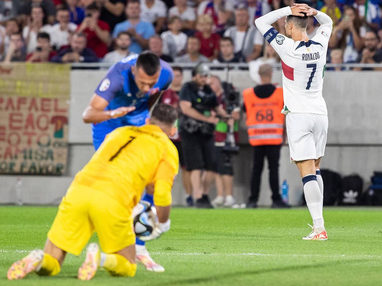 Con esta quinta victoria en otros tantos partidos, el equipo de Cristiano <b>Ronaldo</b> abre brecha al frente del grupo J, y cuenta ahora con una ventaja de cinco puntos sobre sus dos perseguidores más directos, Eslovaquia y Luxemburgo.