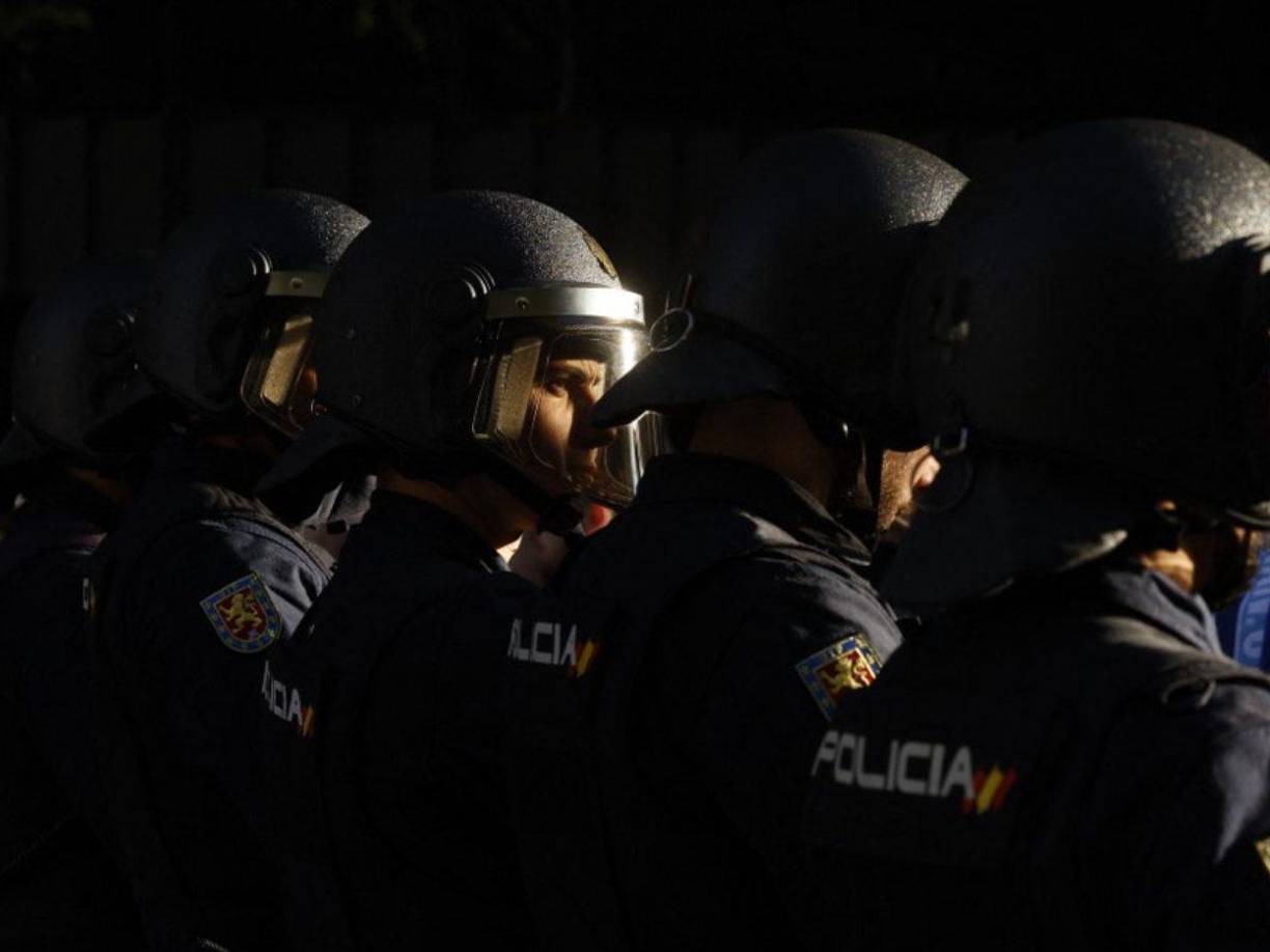 “Vamos a realizar un despliegue de seguridad extraordinario, acorde al nivel de alerta determinado por los servicios de inteligencia de las Fuerzas y Cuerpos de Seguridad del Estado”, indicó en un mensaje de video el delegado del gobierno en Madrid, Francisco Martín Aguirre.