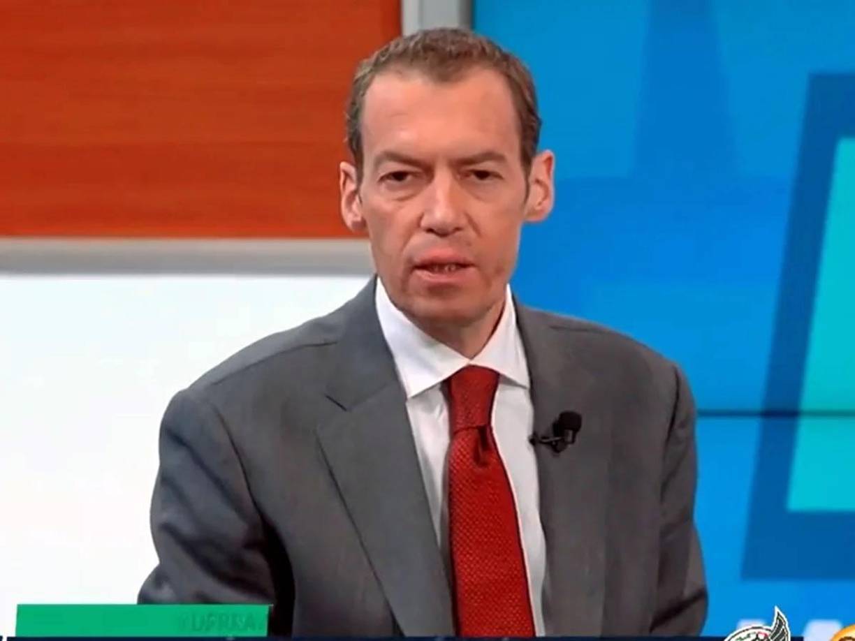 El presentador mexicano mostró un semblante que despertó inquietudes de los espectadores, pues aseguraron que el comentarista deportivo no se encontraba en óptimas condiciones de salud para dirigir el programa nocturno del domingo 25 de septiembre.