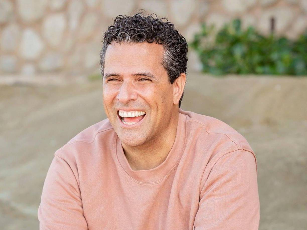 Esto significa que Marco Antonio Regil siente atracción por las personas, pero desde otros ámbitos. Incluso es una persona que podría convertir una conversación en una dinámica de juego sexual.