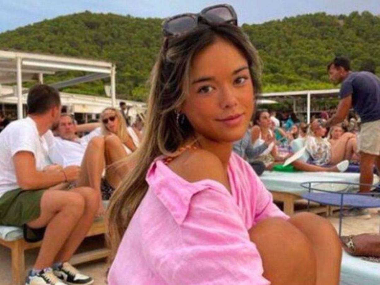 La joven previniendo el huracán que se le venía encima, privatizó su cuenta de Instagram, para evitar ser atacada, pero ¿qué es lo que sabemos de ella?