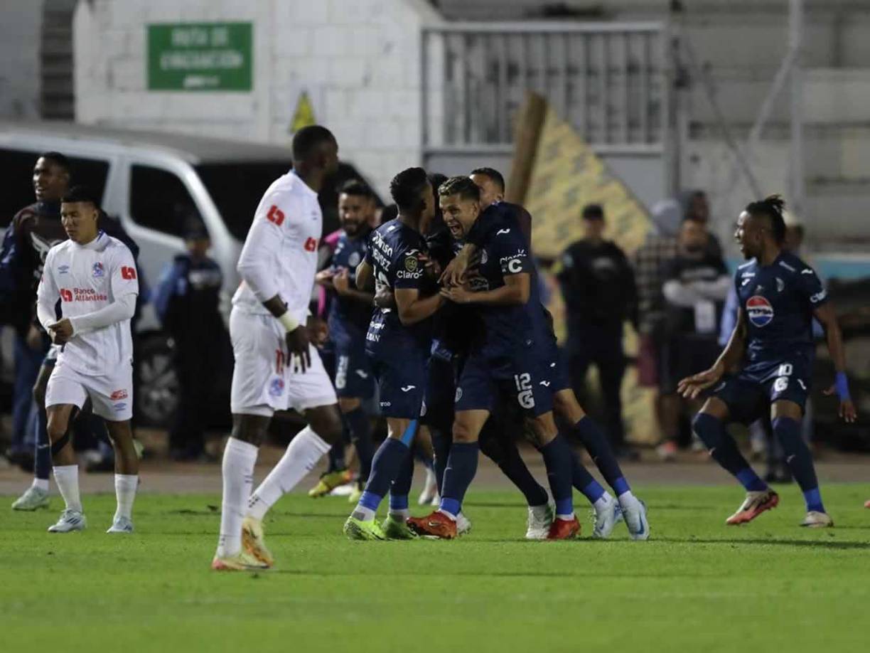 En el minuto 75, José García marcó un autogol tras centro de Denis Meléndez y así celebraron los jugadores del Motagua.