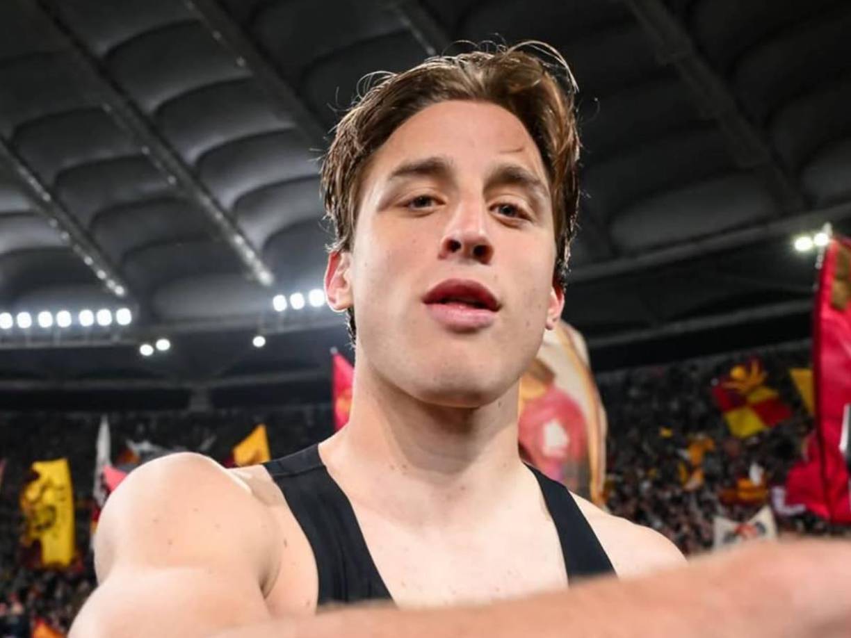 Mientras unos protestaban por dar validez al gol y otros por anularlo, Bove se agachó para intentar reponerse de su mareo. En un primer momento pareció que se estaba atando los cordones, pero un vídeo en redes sociales descubrió que estaba intentando coger fuerzas.