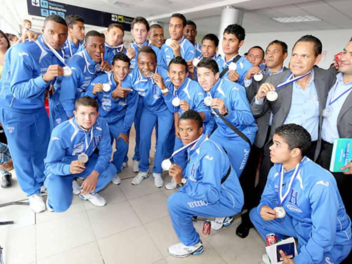 Le apodan ‘Chicharito’, un joven que a los 15 firmó contrato como profesional con el Real España; que en 2013 fue parte de aquella generación dorada de la Sub-17 que hizo historia en Emiratos Árabes Unidos y que en el presente lucha por alcanzar el sueño americano.