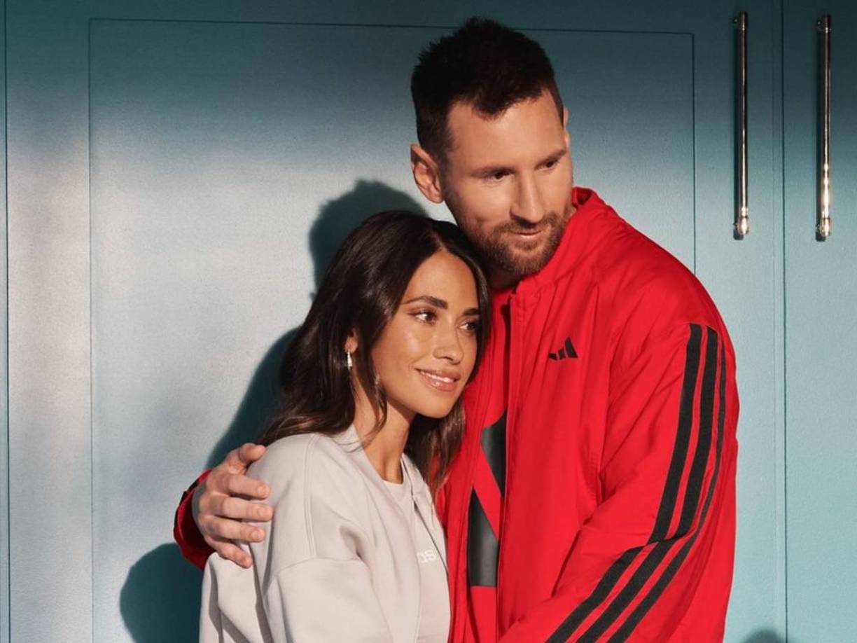 La marca deportiva que Messi ha portado toda su carrera, Adidas, le ha propuesto a la pareja protagonizar su primera compaña publicitaria juntos.