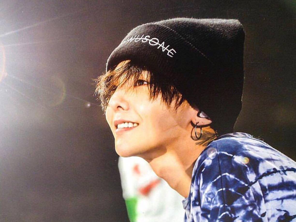 La estrella del pop coreano G-Dragon, miembro de la banda de éxito Big Bang, fue interrogado el lunes por la policía por presunto consumo de drogas, que negó.G-Dragon, cuyo verdadero nombre es Kwon Ji-yong, llegó a la comisaría de Incheon Nonhyeon. en la ciudad de Incheon, en un sedán negro, vestido con un traje oscuro y con gafas de montura negra. 