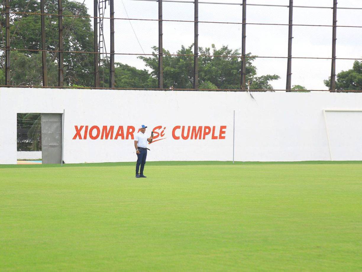 Mario Moncada, Comisionado y titular de la Comisión Nacional de Deportes, Educación Física y Recreación (CONDEPOR), visitó el estadio Morazán de San Pedro Sula.