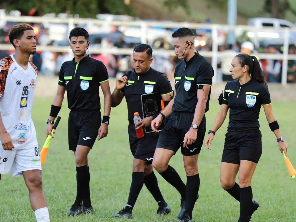 La cuarteta arbitral que se encargó de impartir justicia.