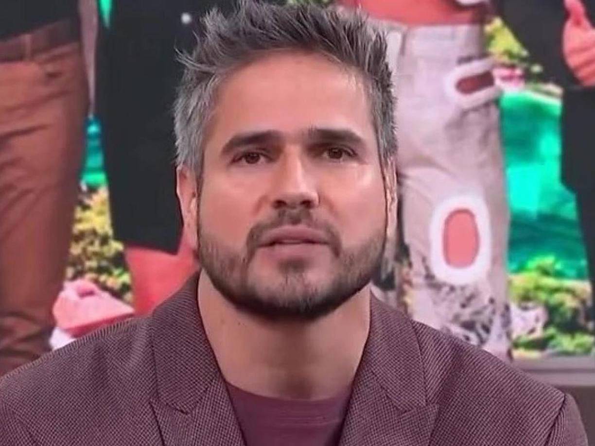 Internet se llenó de muestras de apoyo hacia Arenas, pero él evitó nutrir estos rumores y explicó en su perfil que en su adiós no estaban implicados los Aguilar. Según defendió, se trataría de una decisión personal.