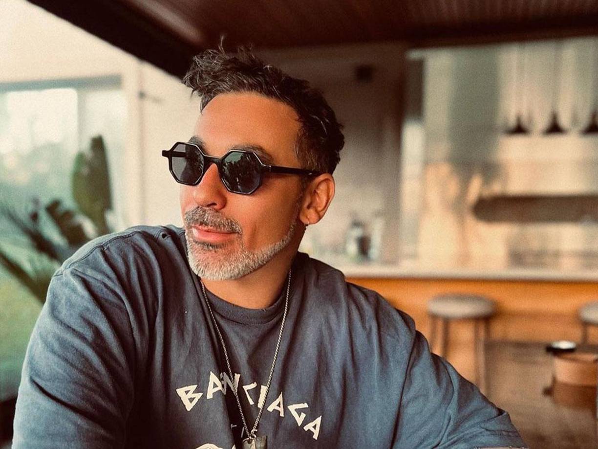 La primera versión de diversos medios señalaban que Lavezzi habría sido apuñalado en una fiesta. 