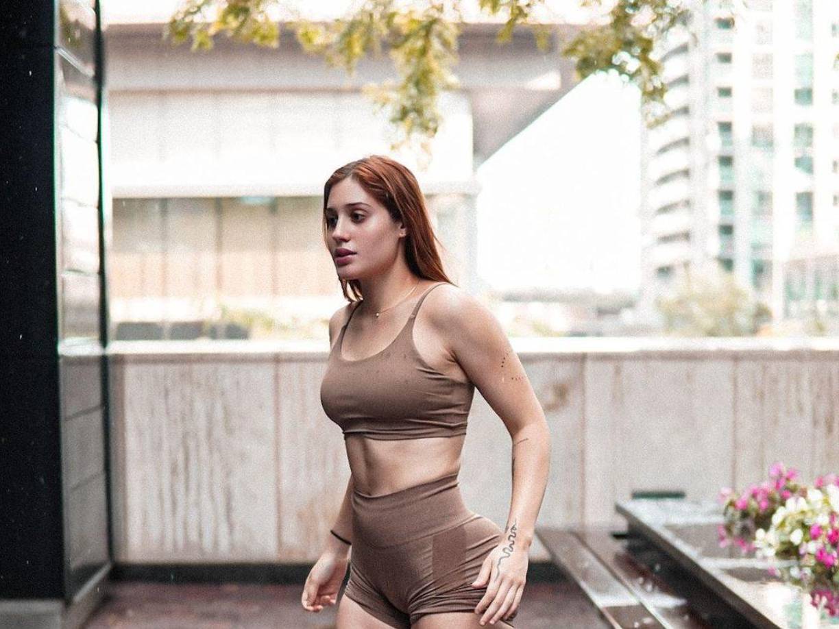 Mar ha construido una sólida reputación como modelo fitness e influencer en redes sociales a su joven edad. 