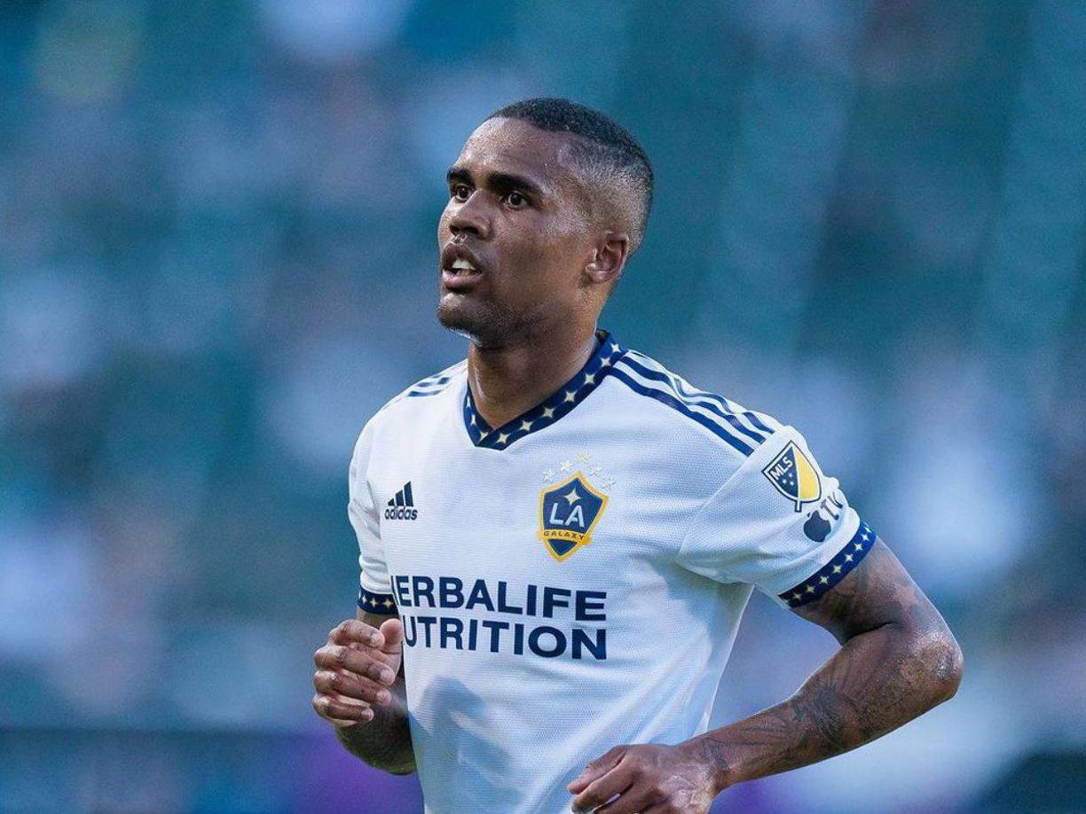 Desde que abrió su cuenta el pasado 8 de agosto, Costa ha subido material muy distinto a lo que generalmente se asocia con la aplicación. Hasta el momento, sus publicaciones incluyen fotos con sus antiguos equipos y momentos en los que se le ve boxeando