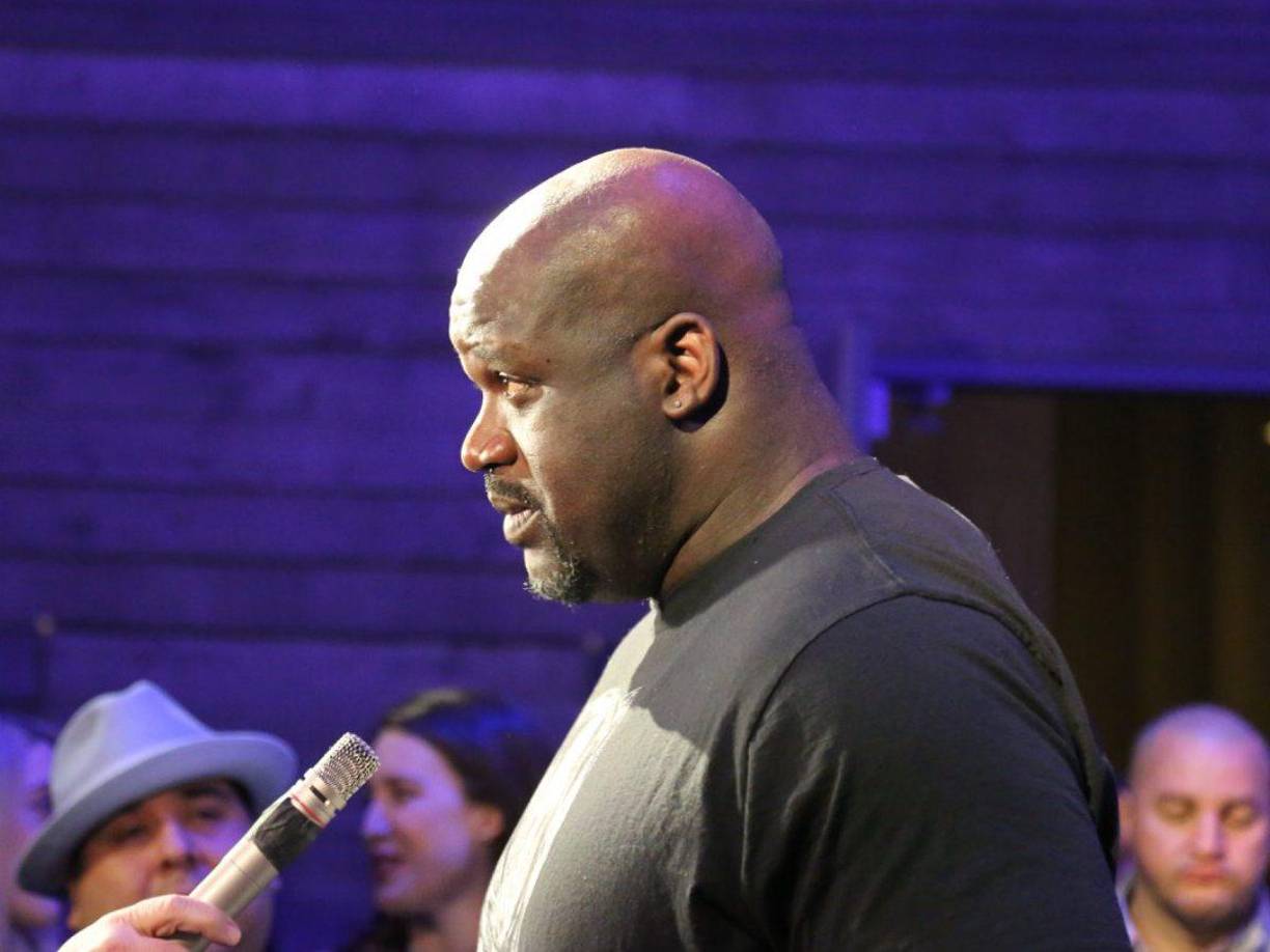 Sin embargo, Shaquille no tardó en despejar las dudas. Daily Mail informó que el exjugador negó categóricamente que fuera él en la imagen. “Nope, no soy yo”, escribió en Instagram, acompañado de varias fotos suyas posando de manera similar al hombre en cuestión