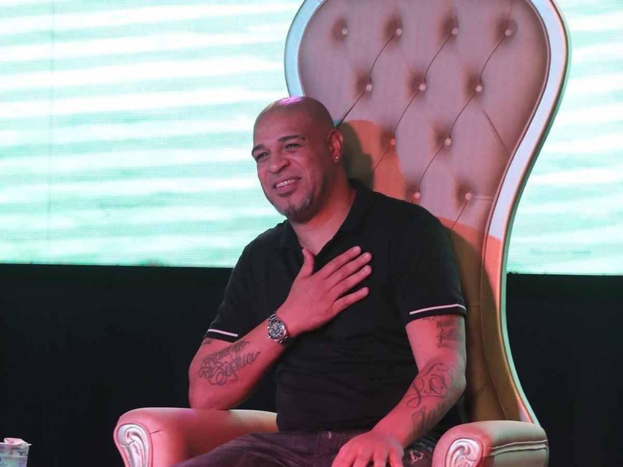 Adriano después lleva al lector a un viaje por su niñez y su barrio, Vila Cruzeiro. Habla de la muerte de su padre, sobre la primera vez que lo vio bebiendo alcohol y cómo le afectó estar lejos de su familia cuando se fue a Italia.