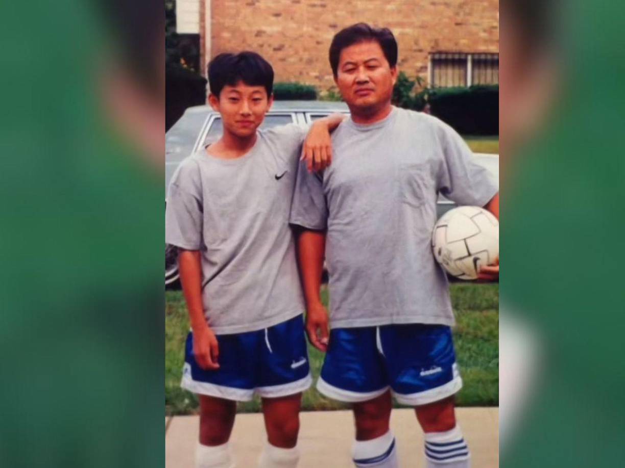 Shin Fujiyama creció y, sin importar el diagnóstico médico, continuó practicando varias actividades deportivas siempre de la mano de sus padres. 