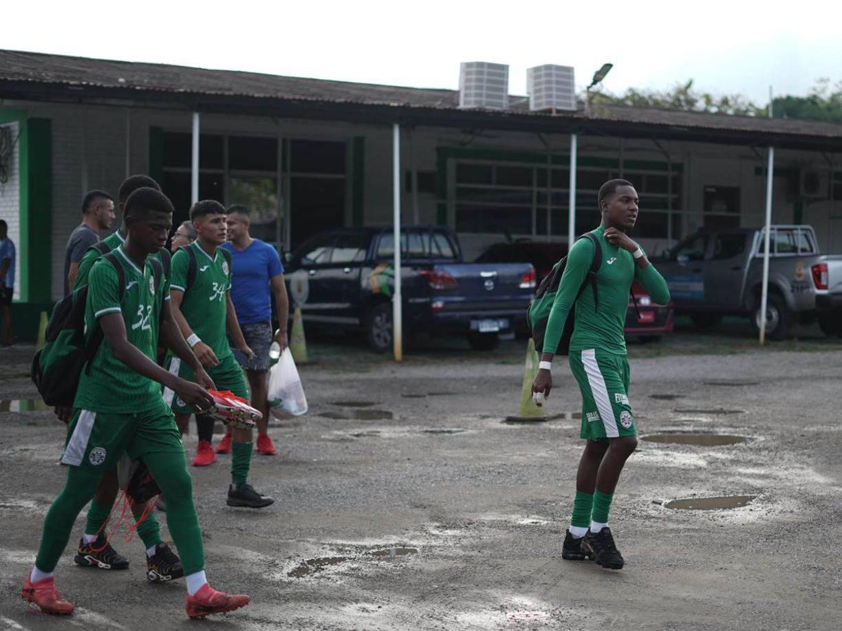 Se tomó la decisión de suspender para evitar lesiones y cuidar a los jóvenes futbolistas de ambas plantillas.