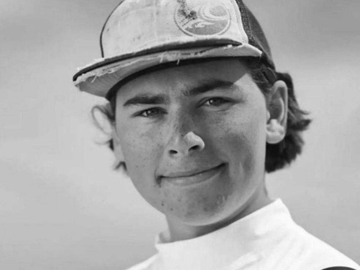 El chico de apenas 18 años de edad perdió la consciencia por la falta de oxigeno y no logró pedir ayuda.