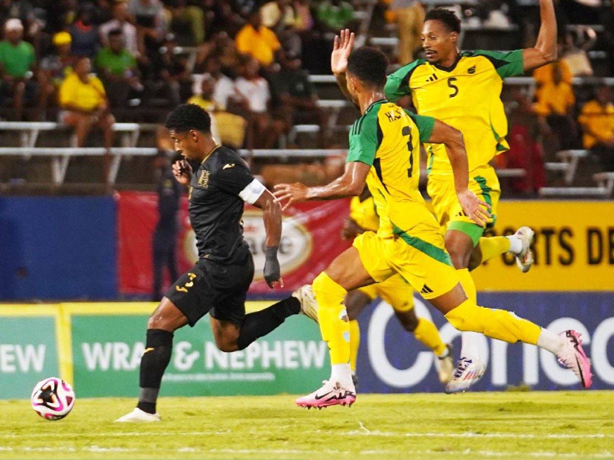 La Selección de Honduras aguantó en Kingston y sacó un empate 0-0 ante Jamaica para asegurar su boleto a cuartos de final de la Nations League de la Concacaf.