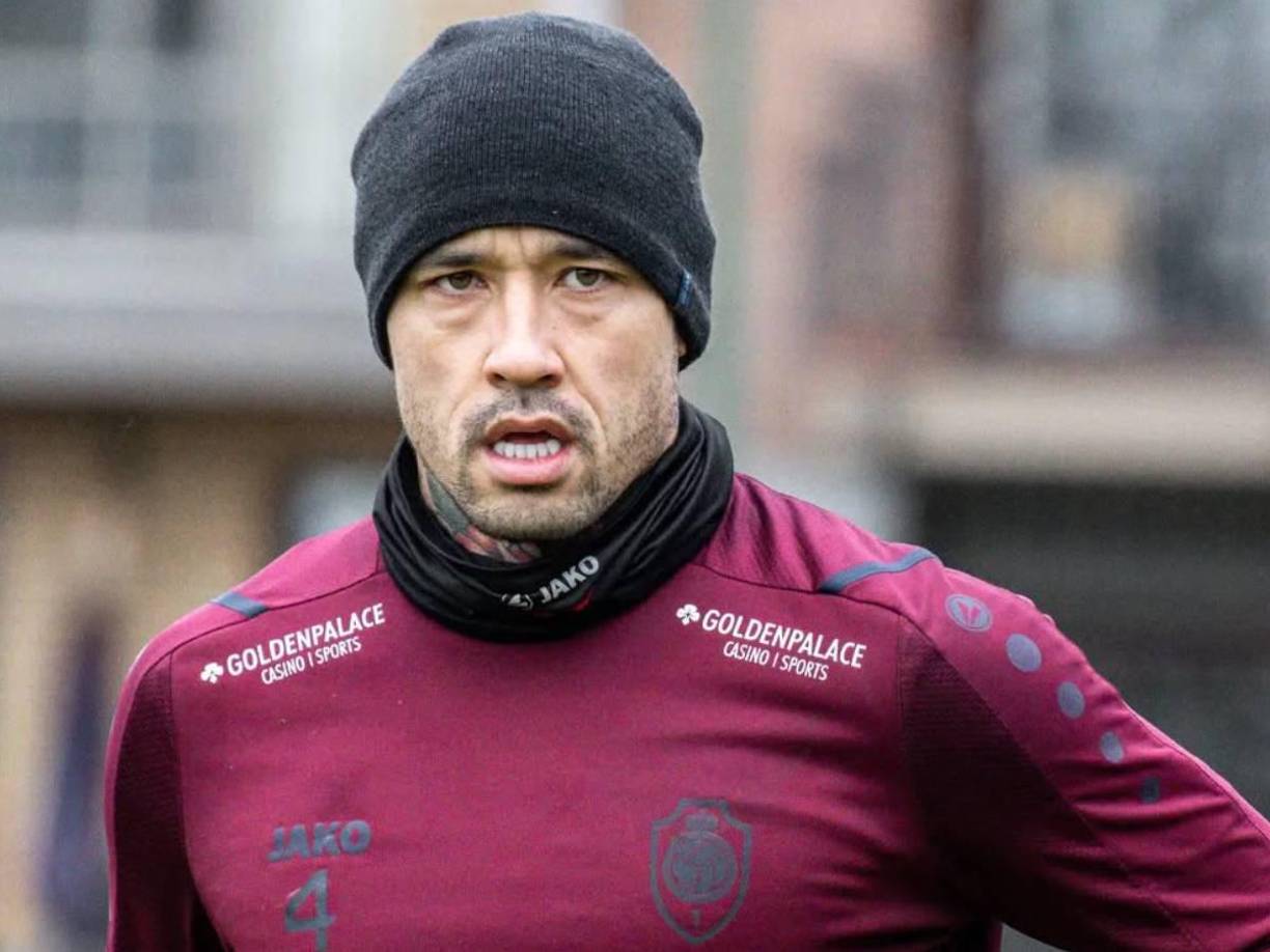 El arresto de <b>Nainggolan</b> se produce apenas días después de su regreso al fútbol profesional. Tras anunciar su retiro en julio de 2024, el exjugador sorprendió al mundo deportivo al fichar recientemente por el <b>Lokeren-Temse</b>, un equipo de la segunda división belga.