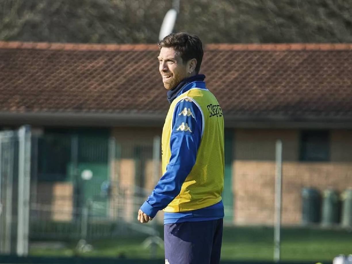 Al argentino se le notificó su sanción cuando ya había dejado el Sevilla y militaba en el Monza y solo pudo disputar dos partidos con el equipo italiano. Según su versión, consumió un jarabe para la tos sin saber que contenía una sustancia prohibida.