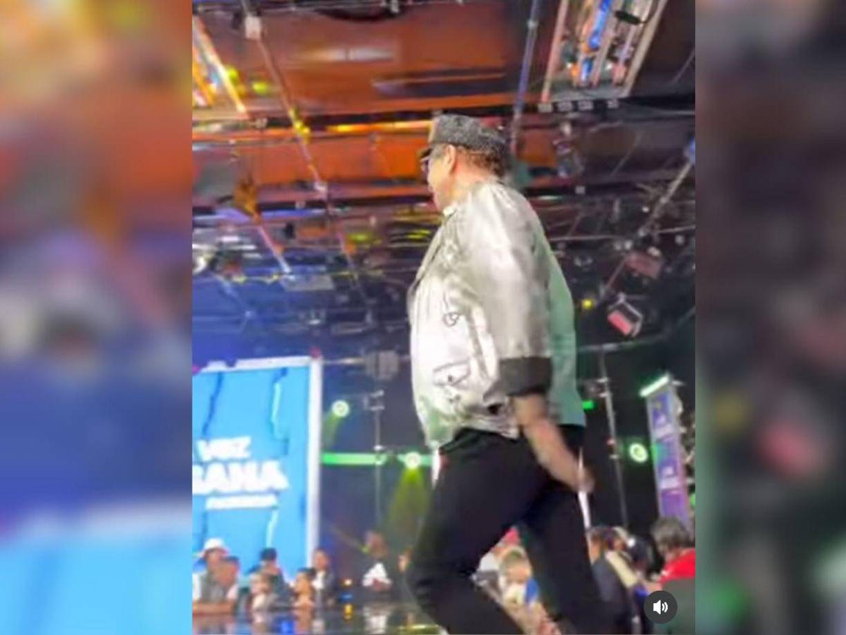 En un video publicado en sus redes sociales se observa como Miguel Caballero Leiva sube al escenario. 