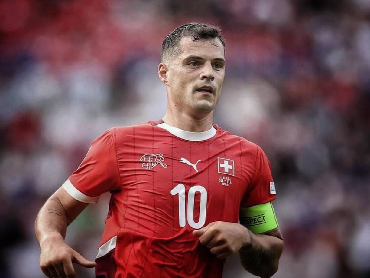 Granit Xhaka: Sus votos fueron para Florian Wirtz, Toni Kroos y Vinicius.