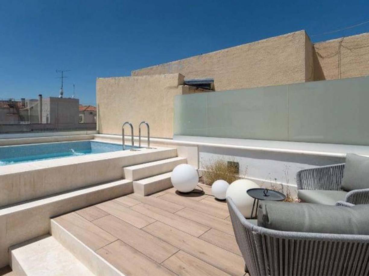 Luis Rubiales ha puesto a la venta la propiedad en el que vivía en la calle Ferraz de Madrid, capital de España. 