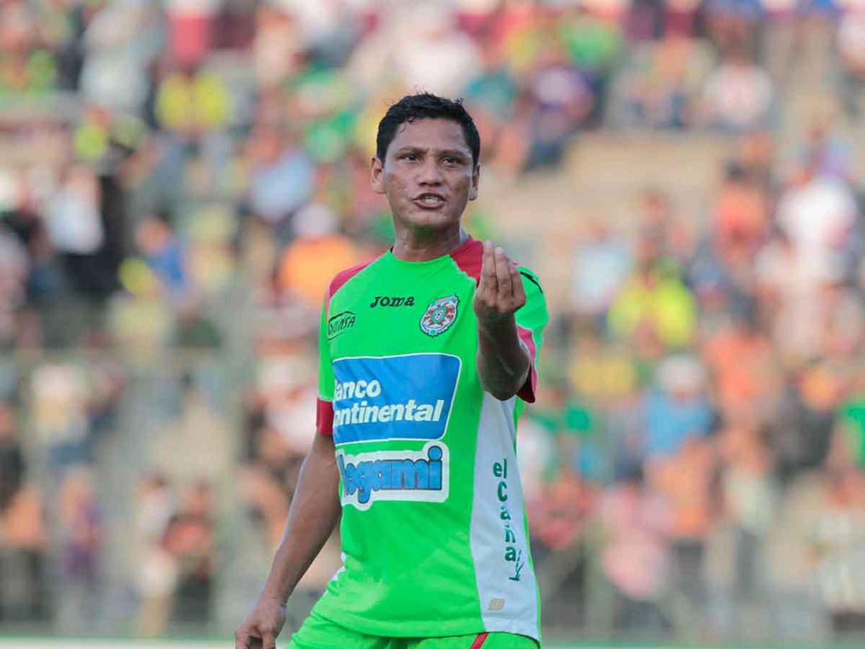 Bonilla se desempeña como lateral por la banda izquierda, en ocasiones como contención y hasta de extremo. 