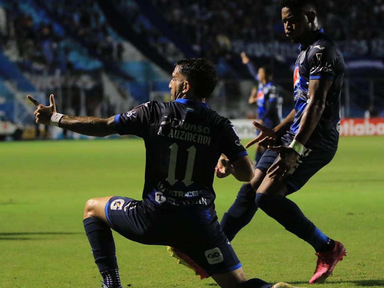 Y por último: Auzmendi celebró su anotación al estilo del “Pistolero”. 