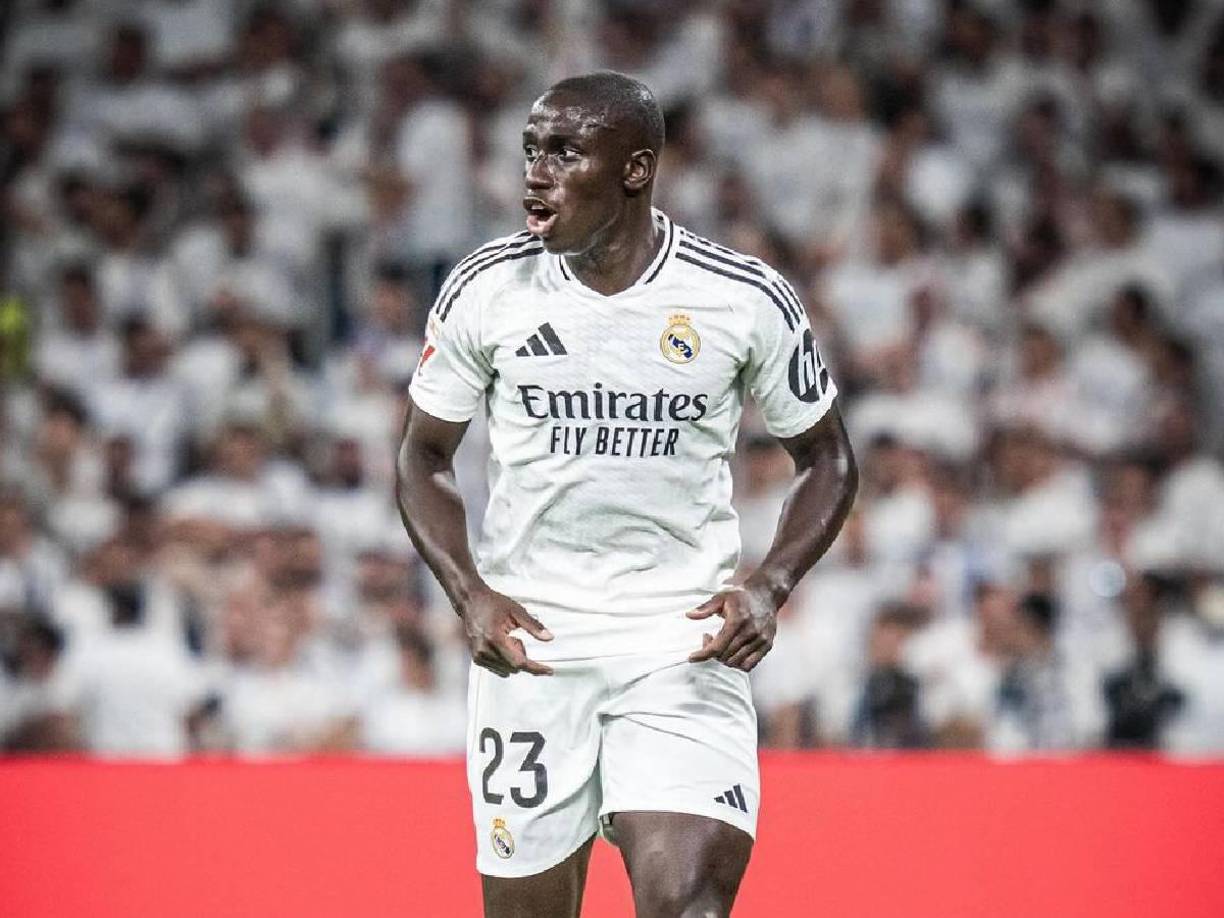 Defensas: Como lateral izquierdo, Ferland Mendy es el hombre de confianza de Ancelotti.