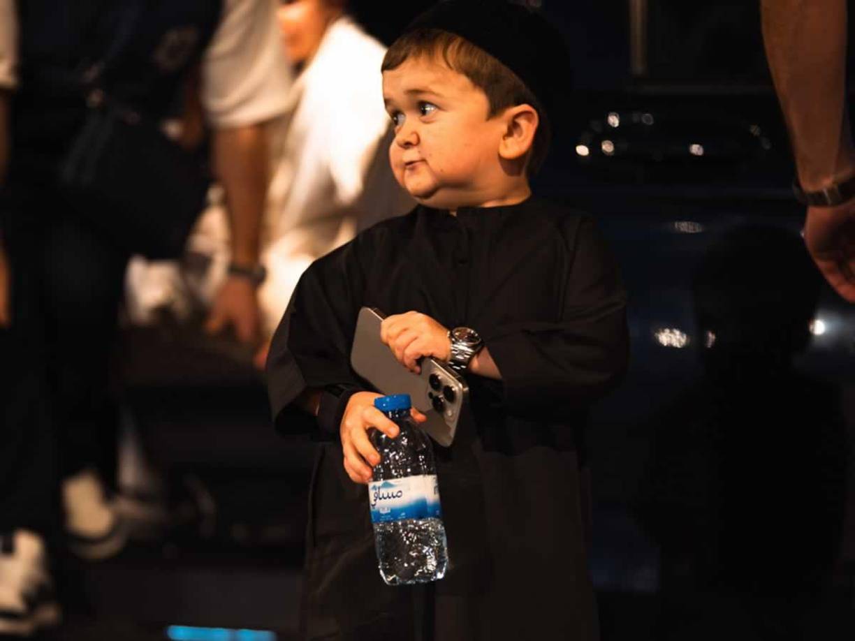 El famoso influencer ruso Hasbulla no se perdió la noche del UFC 308. Ya un habitual de los eventos organizados por la compañía.