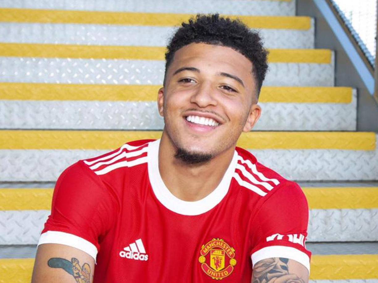 Jadon Sancho podría estar cerca de acabar su etapa en el Manchester United. En Dortmund aún mantienen la fe en el joven inglés que un día fue su estrella y quieren recuperarlo. Así, según Bild, ya hay negociaciones entre los red devils y los amarillos.