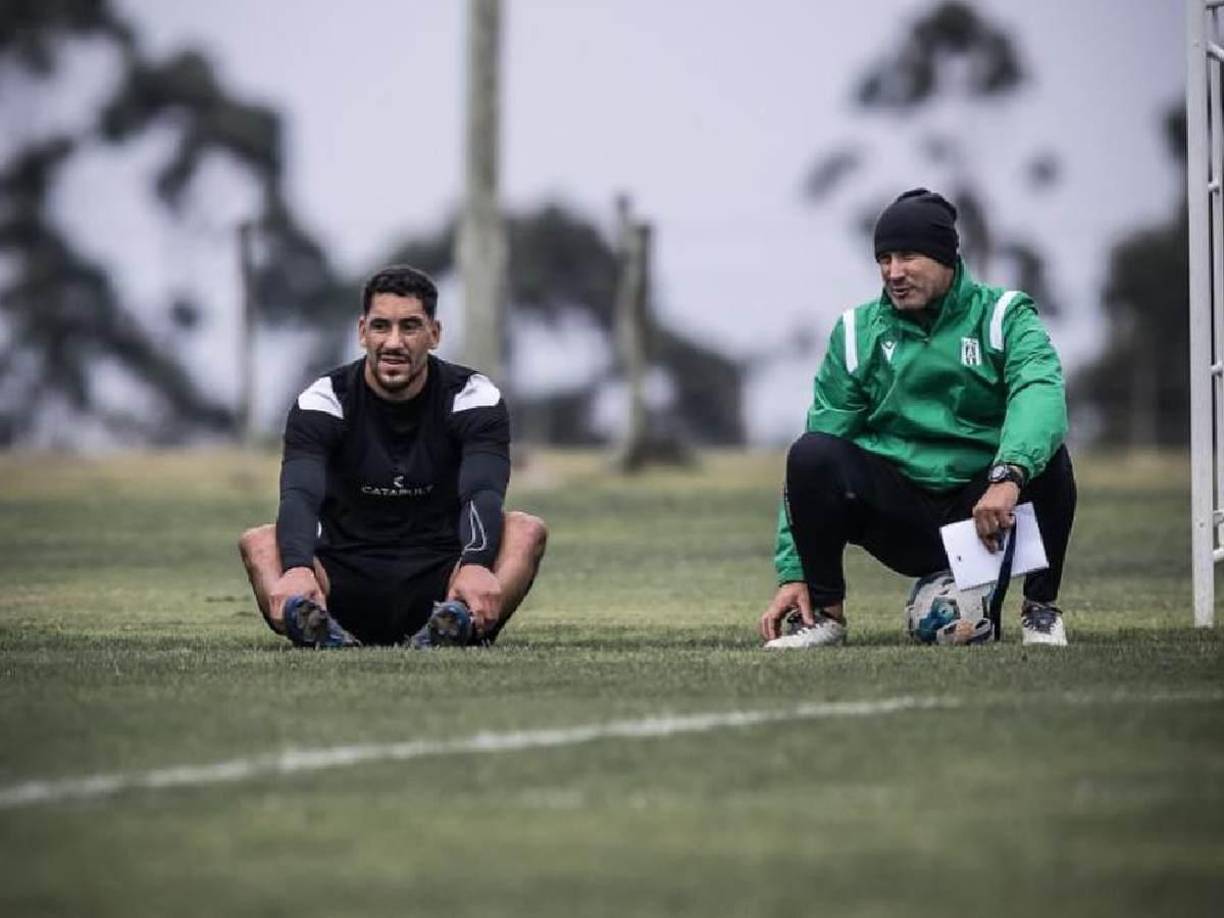 En su historial como director técnico ha dirigido a diez clubes: todos son del área de Sudamérica.