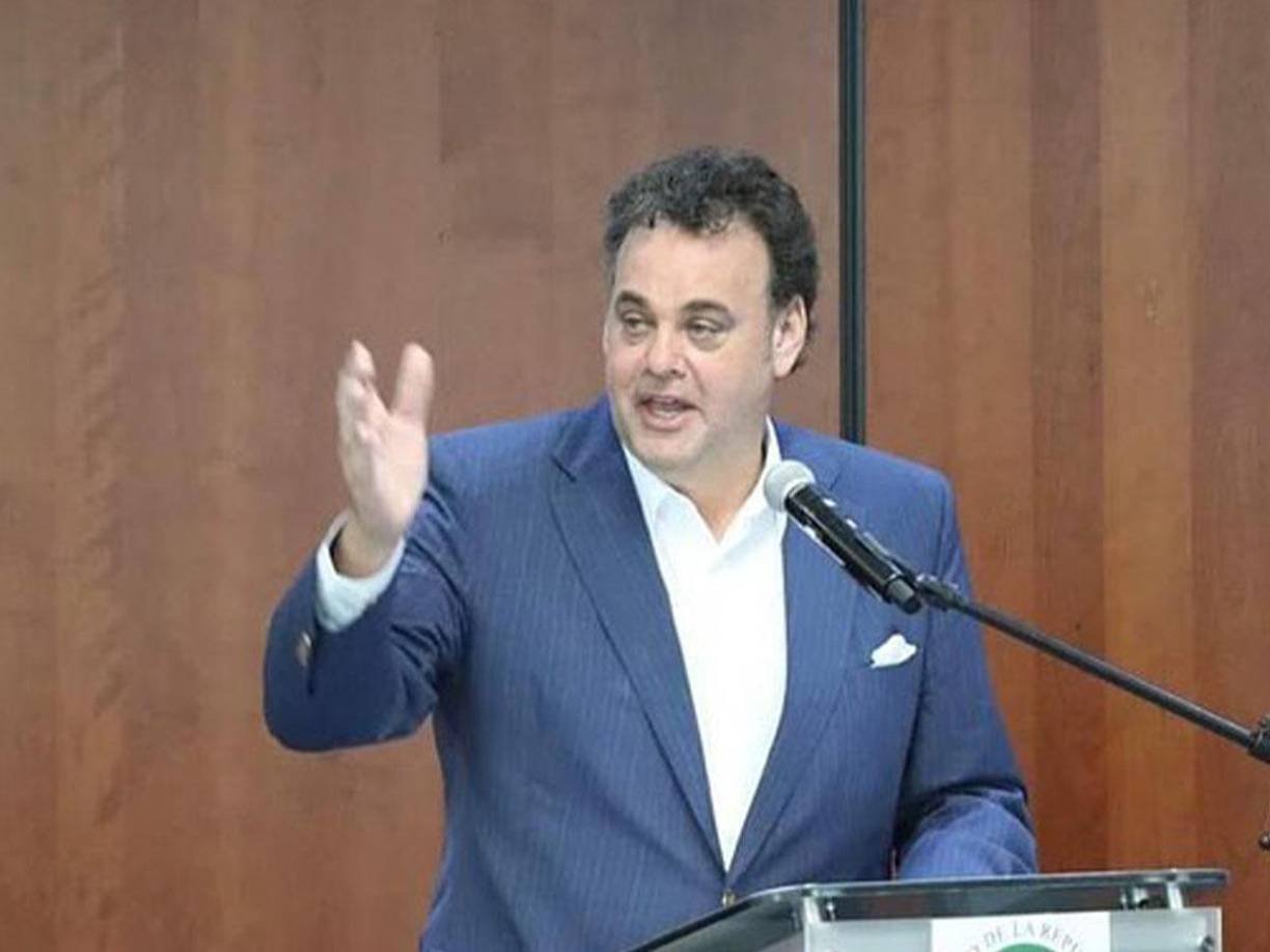 Su nombre completo es David Faitelson Pulido. El pasado 8 de noviembre cumplió 55 años de edad. 