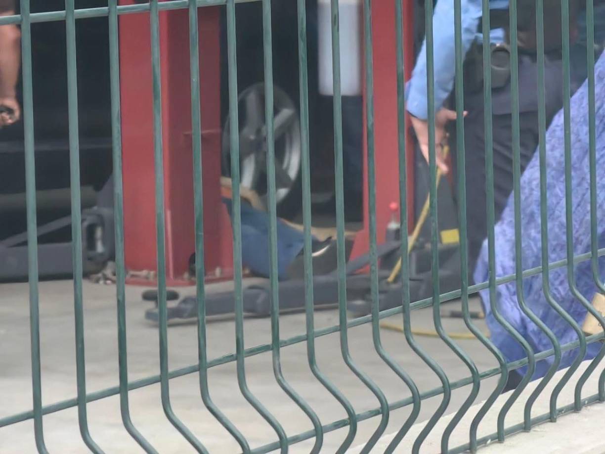 Según reportes policiales Napoleón Zelaya de 49 años de edad, recibió siete disparos en su cuerpo, lo que provocó su muerte de manera inmediata.