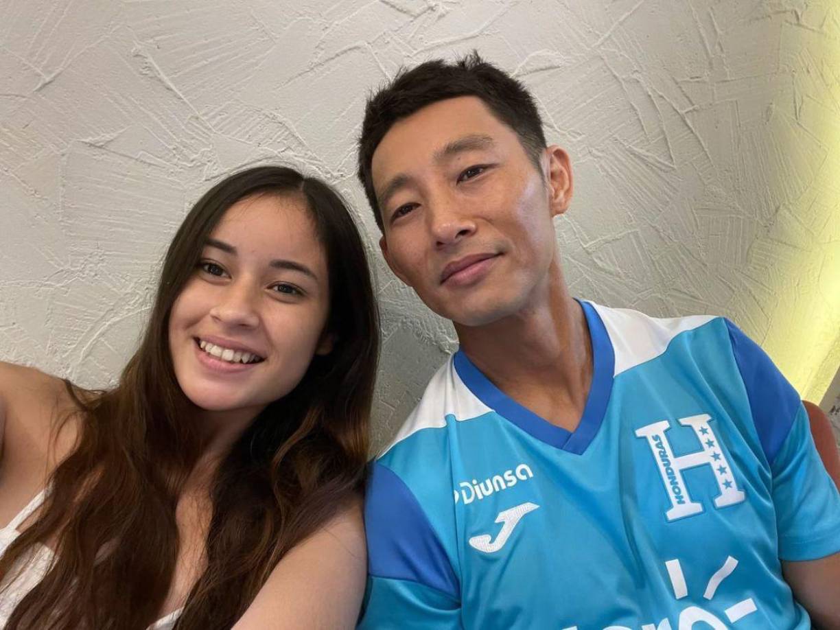 La joven de 22 años conquistó el corazón de Fujiyama, quien destaca por su humanismo y amor por nuestro país, tema que tienen en común y que también los unió.