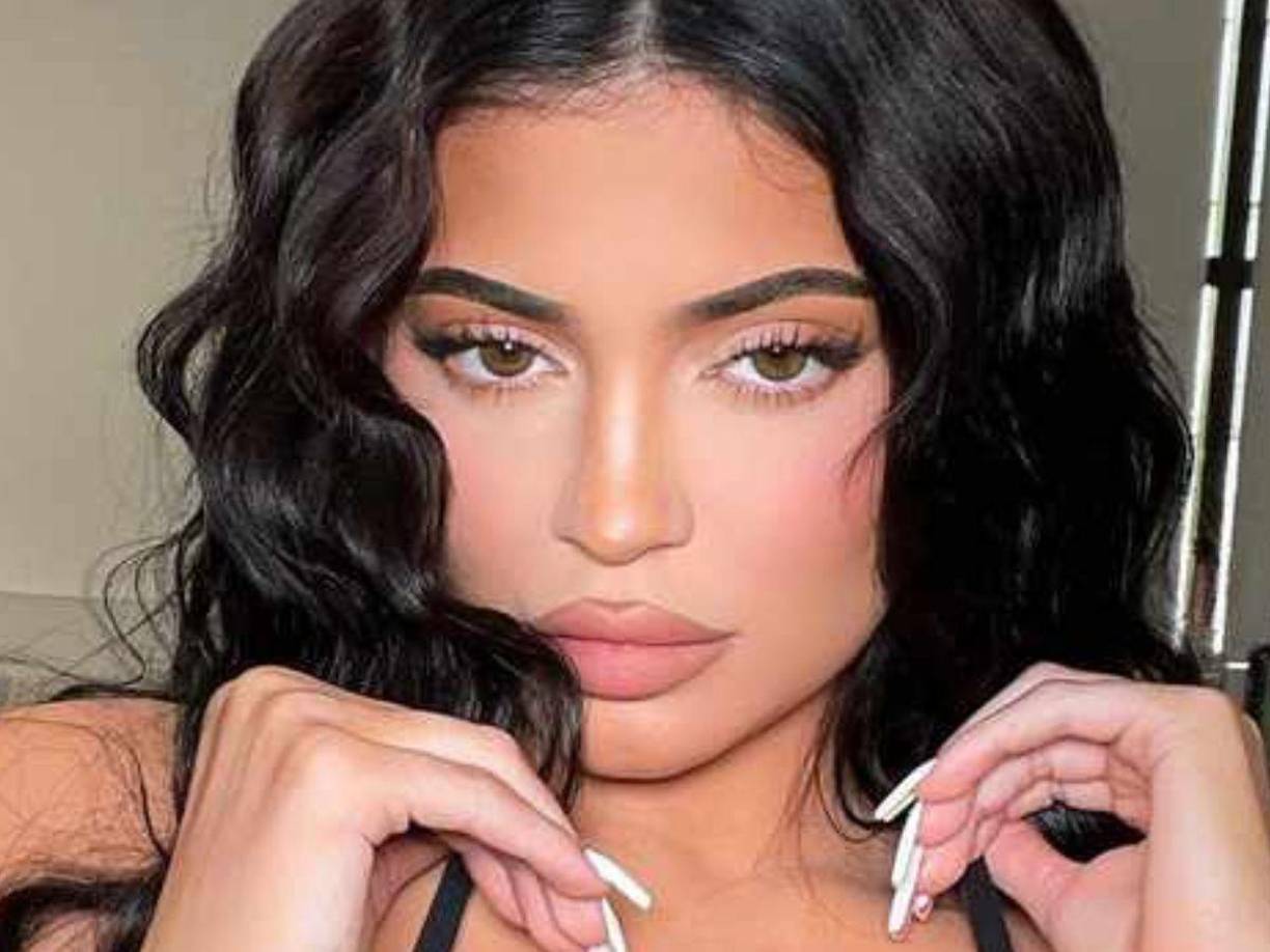 Admitió que se aumentó el tamaño de sus labios, y aunque muchos la criticaron por ello, ella está feliz porque era algo de lo que se sentía insegura.