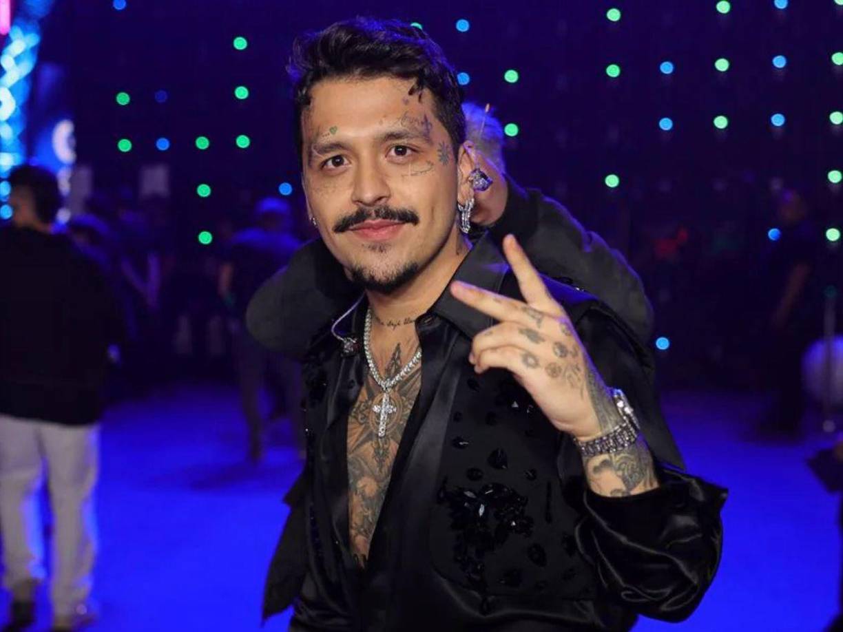 Una vez más el famoso cantante de música regional mexicana, Christian Nodal se colocó en el ojo del huracán después de que Dani Flow expusiera que le coqueteó a su pareja sentimental en redes sociales.