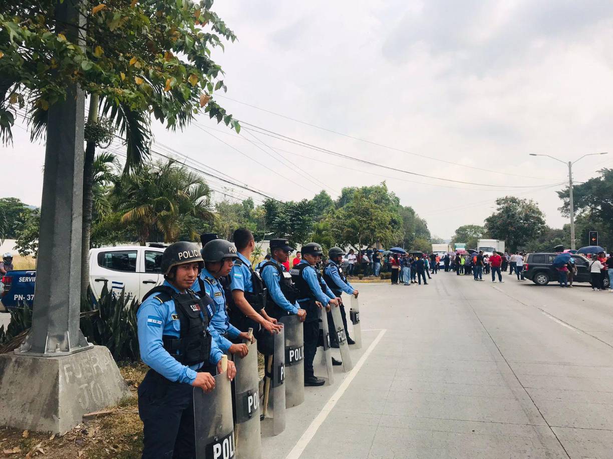 Los docentes cuestionan, además, la “desidia” de las autoridades departamentales y distritales en resolver las demandas, que desde hace dos meses vienen exigiendo como magisterio. 