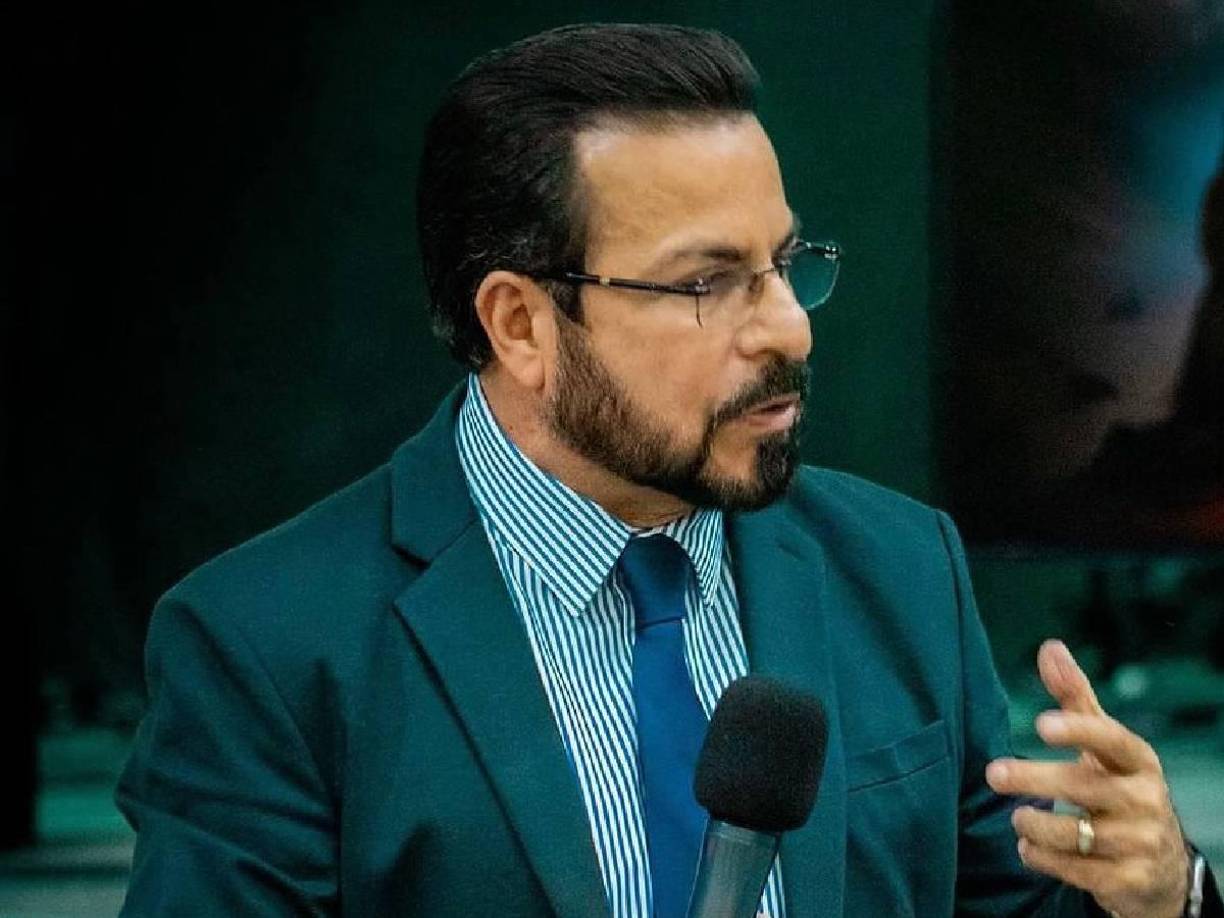 Germán Ponce, pastor evangélico, líder de la iglesia de Cristo Ebenezer, es aficionado al Marathón.