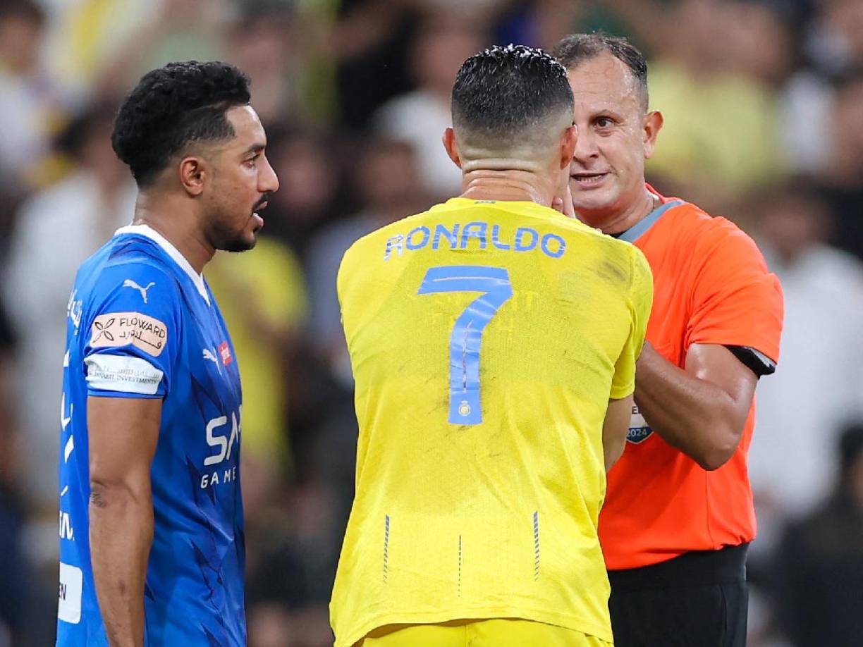 Este es el segundo golpe que recibe el portugues, luego de también perder la Liga local hace unos días ante el mismo rival.