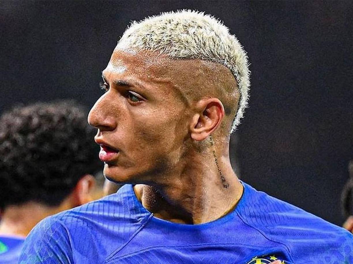 “Ese momento triste no fue porque jugué mal, en mi opinión no hice un mal partido, fue más bien un arrebato por las cosas que me estaban pasando fuera del campo, que se salieron de control. No por mi parte, sino por personas cercanas a mí”, señaló.