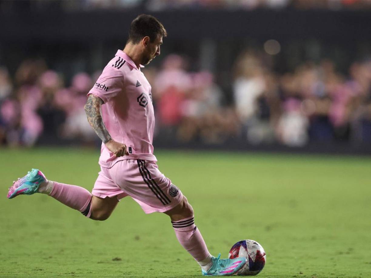 Arabia Saudita es la que pujará más fuerte para intentar la cesión de Messi en enero del 2023, según avanza el periodista Rudy Galetti. El fondo soberano del país lo vería como un movimiento estratégico.